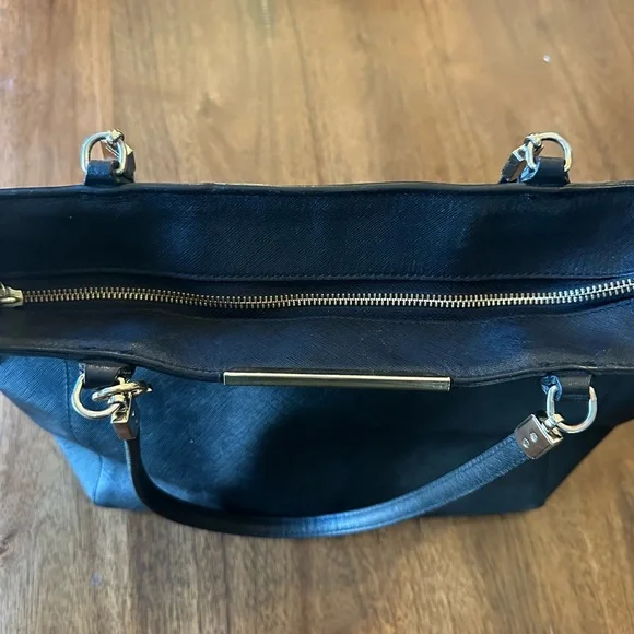 Elegant Black Leather Coach Madison Tote Bag - Picture 9 of 9